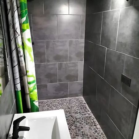 Vvlasbuganvillas
