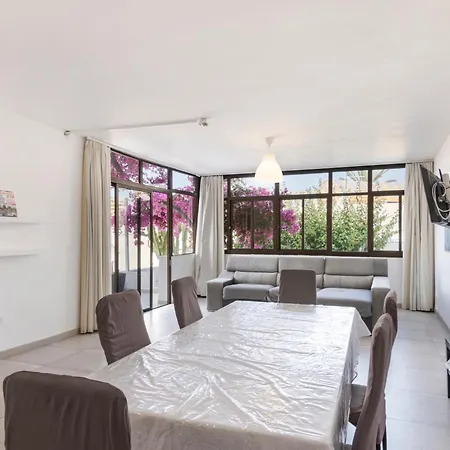 Holiday home Vvlasbuganvillas